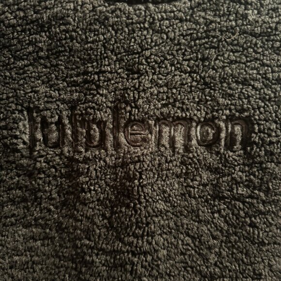 Lululemon wordmark sherpa cropped tee XS *EUC - Picture 3 of 3